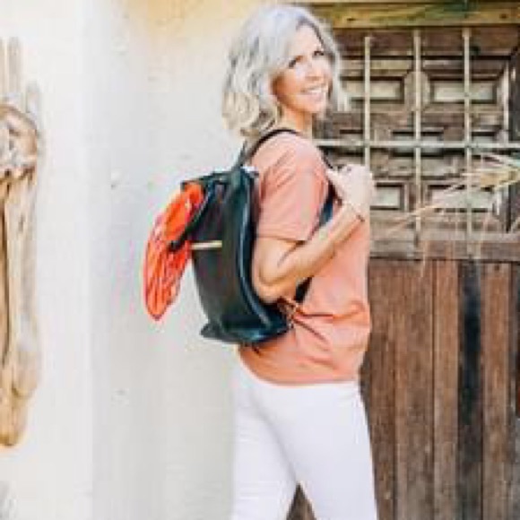 - Sustainable Sseko  Convertible Multicolor Canvas Zipper Tote, Backpack - Picture 8 of 10